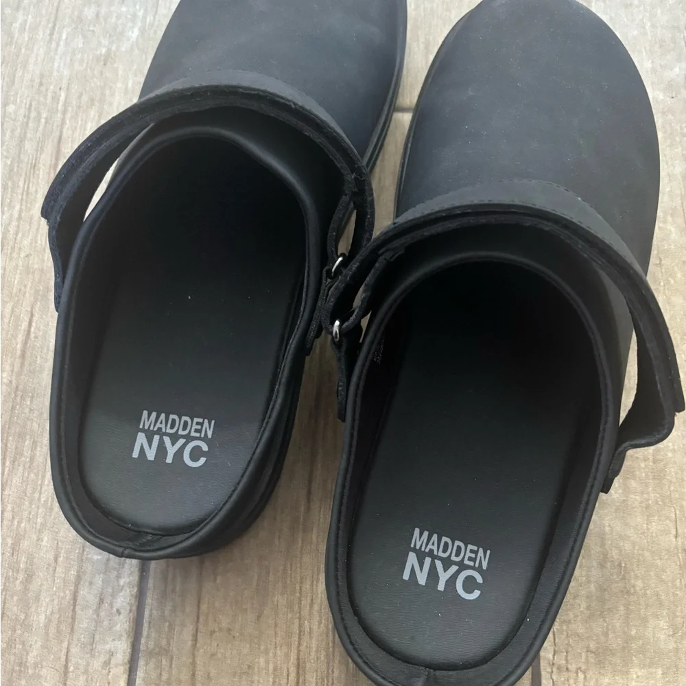 Madden NYC Mens Black Clogs Adjustable Strap Platform Mules MNMN45AM152E Size 10